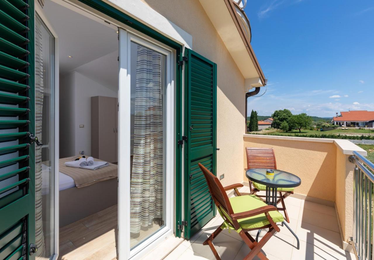B&B Villa Oasa 2 Rovinjsko Selo Exteriör bild